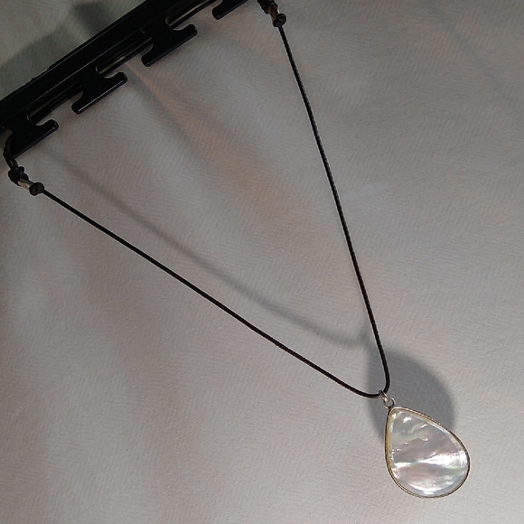 mother of pearl * pearlescent choker/necklace on leather * adjustable - Picture 5 of 12